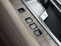 The 2019 Nissan Murano SL AWD is a refined midsize SUV blending comfort, technology, and safety. Pow... (image 8)