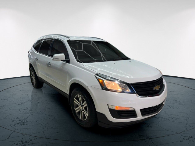 2017 Chevrolet Traverse in Cars & Trucks in Edmonton - Image 4