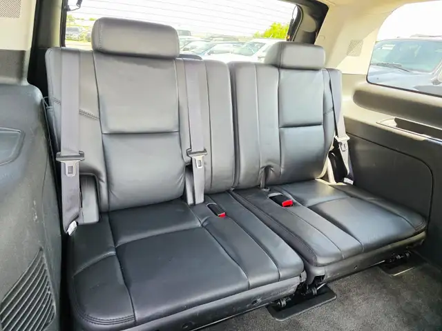 2007 Cadillac Escalade 7 Passenger Sunroof Power Heated Leather  in Cars & Trucks in Calgary - Image 13