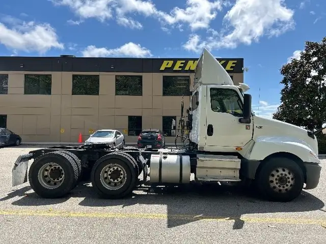 2019 International LT625 in Heavy Trucks in Delta/Surrey/Langley - Image 9