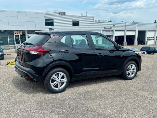 2025 Nissan Kicks Play dans Autos et camions  à Calgary - Image 2