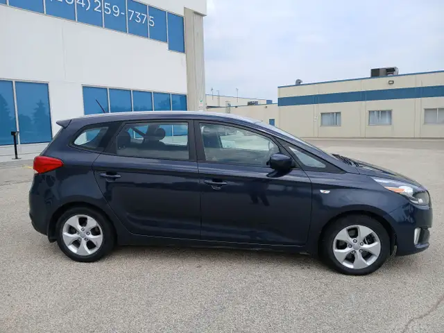 2014 Kia Rondo 3rd Row Seating63848992371969123