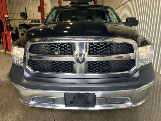 2017 Ram 1500 ST CREW 4X4 Auto AC in Cars & Trucks in Gatineau - Image 3