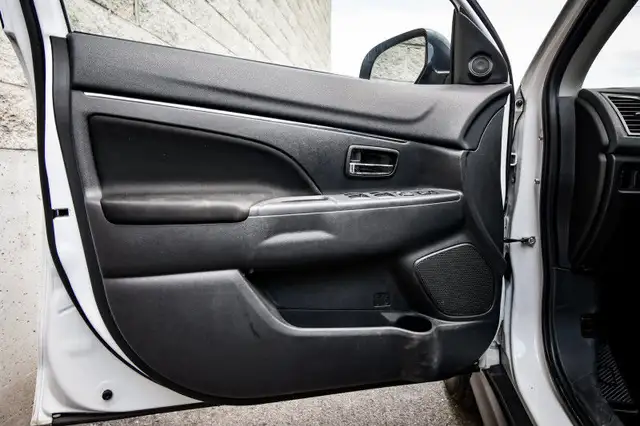2021 Mitsubishi RVR SE AWC • HEATED SEATS • REAR CAM • CP/AA in Cars & Trucks in Ottawa - Image 10