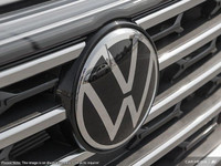 The 2025 Volkswagen Atlas Comfortline 2.0 TSI 4MOTION in a striking black finish is your invitation... (image 8)