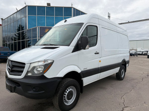 2015 Mercedes-Benz Sprinter Van Mercedes SPRINTER - 4 x 4 - CARGO