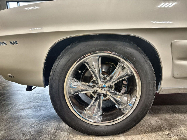 1969 Pontiac Pre-owned Vehicle (1990 or older) in Cars & Trucks in Edmonton - Image 2