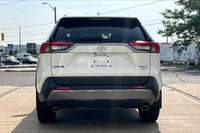 FINANCE OR LEASE PURCHASE PRICE: $33,900 + HST + Finance/Lease Fee + Licensing CASH PRICE: $35,900 +... (image 4)