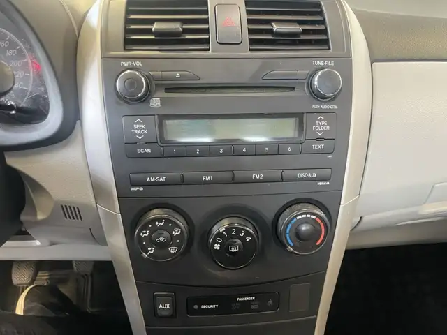 2012 Toyota Corolla CE in Cars & Trucks in City of Montréal - Image 22