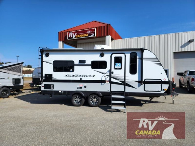 2023 Jayco Jay Feather 19MRK in Travel Trailers & Campers in Saint John - Image 3