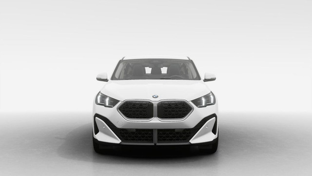 2025 BMW X2 xDrive28i | Blanc Alpin Non Métallique | Sièges in Cars & Trucks in City of Montréal - Image 3