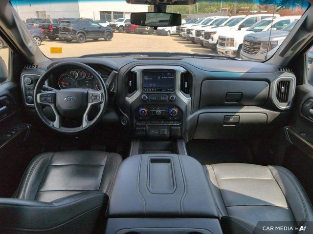 2019 Chevrolet Silverado 1500 LT Trail Boss 4WD Crew Cab in Cars & Trucks in Strathcona County - Image 3
