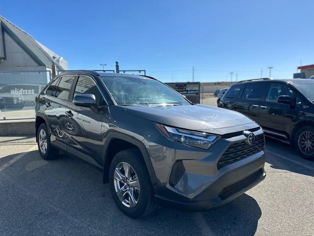  2022 Toyota RAV4 XLE AWD 1 OWNER - NO ACCIDENTS - LOW KMS - in Cars & Trucks in Calgary - Image 3