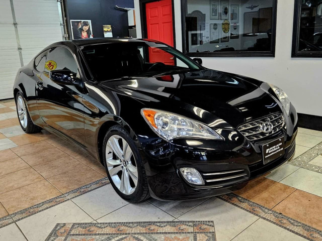 2011 Hyundai Genesis Coupe Very Low KMs/Bluetooth/Sunroof in Cars & Trucks in City of Toronto - Image 4