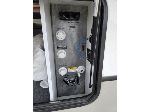 2022 Keystone RV Cougar Premium 355FBS in Travel Trailers & Campers in Penticton - Image 4