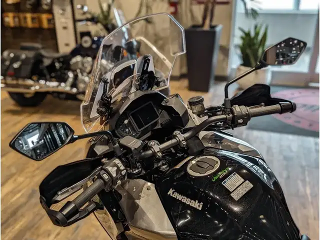 2025 Kawasaki Versys 1100 SE LT // Metallic Graphite Gray/Metall in Dirt Bikes & Motocross in Winnipeg - Image 9