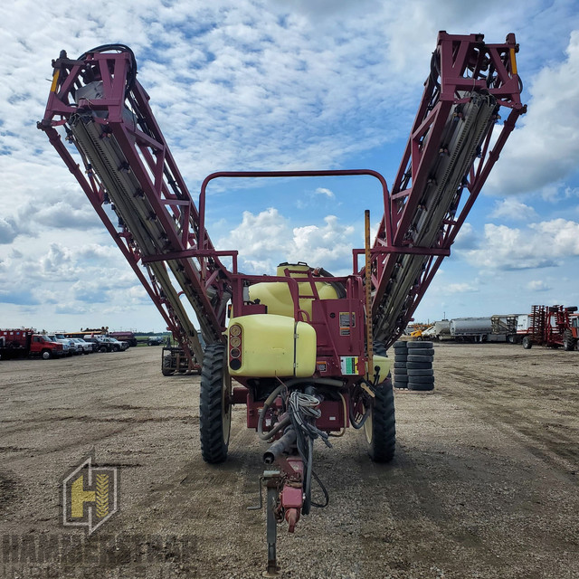 HARDI COMMANDER 1200 100 Ft High Clearance Sprayer  in Farming Equipment in Edmonton - Image 2