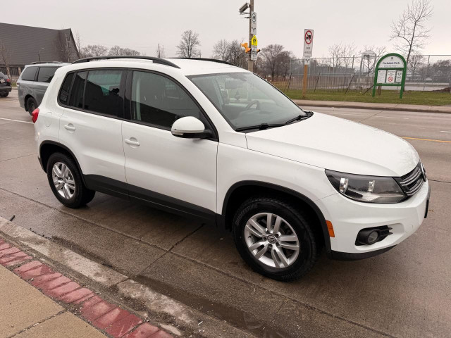 2017 Volkswagen Tiguan 2WD 4dr in Cars & Trucks in Hamilton - Image 4