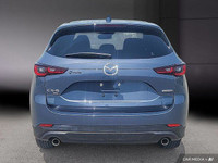 Le Mazda CX-5 GT 2023 se distingue par son design raffiné et sa qualité d'assemblage haut de gamme.... (image 5)