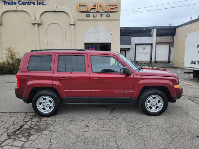 2014 JEEP PATRIOT NORTH EDITION I CLEAN CARFAX I KEYLESS ENTRY I in Cars & Trucks in Hamilton - Image 4