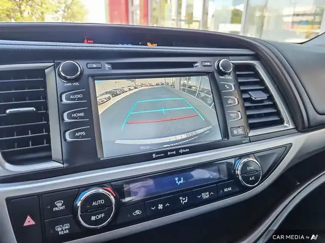 2017 Toyota Highlander XLE in Cars & Trucks in Ottawa - Image 35
