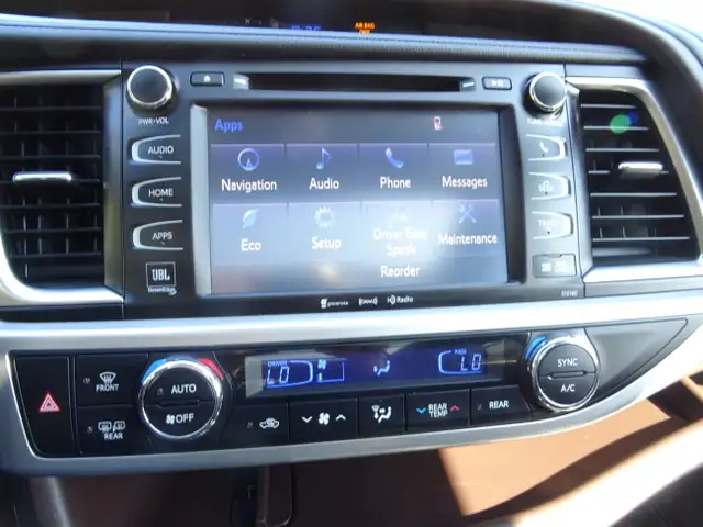 2016 Toyota Highlander Limited in Cars & Trucks in City of Toronto - Image 15