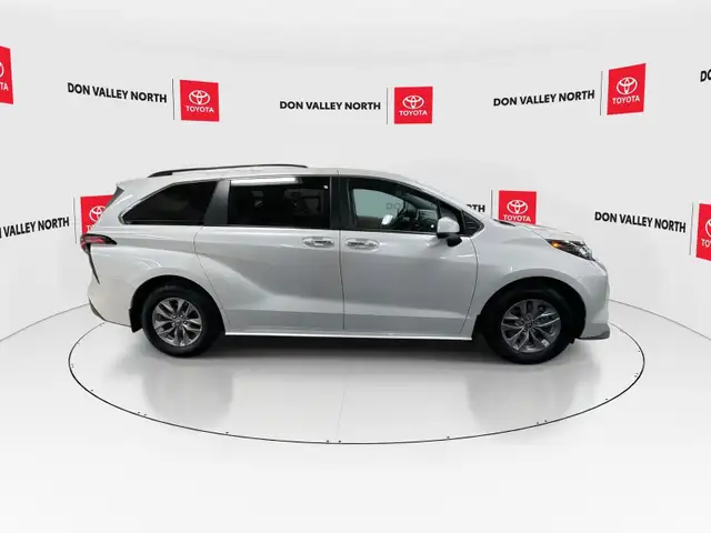 2022 Toyota Sienna XLE 8-Passenger CERTIFIED | ACCIDENT FREE... dans Autos et camions dans Ville de Toronto - Image 10