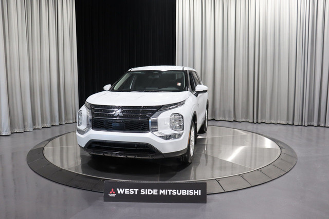 2025 Mitsubishi Outlander PHEV ES in Cars & Trucks in Edmonton - Image 2