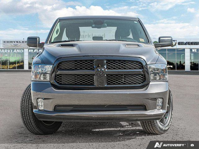 2023 Ram 1500 Classic Express Night Edition Crew 4x4 Nav in Cars & Trucks in St. Albert - Image 2