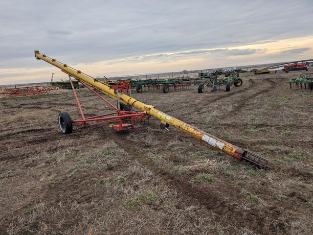 Westfield 7 X 36 Ft Grain Auger 70-36 in Farming Equipment in Grande Prairie - Image 2