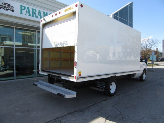  2021 Ford Super Duty E-450 DRW GAS WITH 16 FT HIGH BOX CUBE & R in Cars & Trucks in Markham / York Region - Image 4