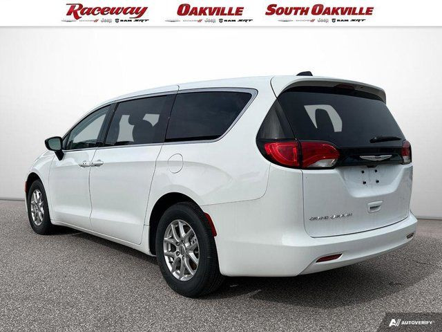 2025 Chrysler Pacifica Select in Cars & Trucks in Mississauga / Peel Region - Image 4