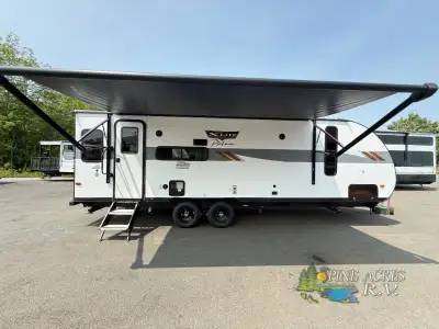 Forest River Wildwood Platinum Edition X-Lite travel trailer 24RLXLX highlights: Fireplace U-Shaped...