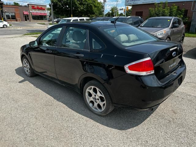 2010 Ford Focus S in Cars & Trucks in Kitchener / Waterloo - Image 4