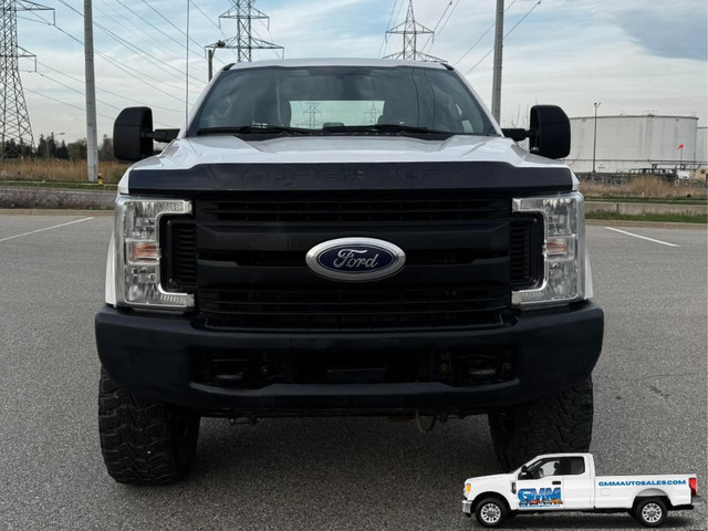 2017 Ford F-350 Crew Cab Short Box 4WD in Cars & Trucks in City of Toronto - Image 2