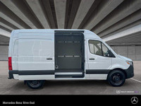 Mercedes-Benz Rive-Sud, la destination Mercedes-Benz par excellence. Bienvenue en première classe. D... (image 5)