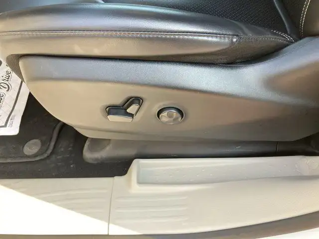 2023 Chrysler Pacifica Touring L in Cars & Trucks in Hamilton - Image 14