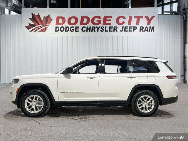 2024 Jeep Grand Cherokee L Laredo in Cars & Trucks in Saskatoon - Image 2