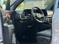Evotex seat trim, ldual-glass panoramic sunroof, LOW KM, Google built-in, 7 passenger w/bucket seats... (image 9)