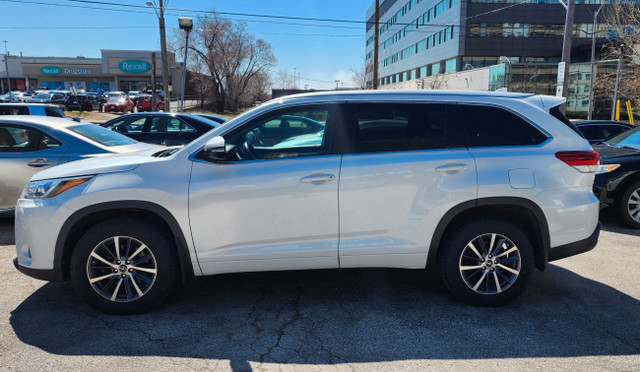 2018 Toyota Highlander AWD Hybrid XLE in Cars & Trucks in City of Toronto - Image 2