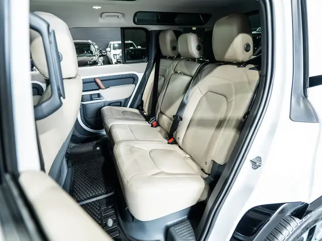 2023 Land Rover Defender 110 SE/PANO/360 CAM/MERIDIAN/CARPLAY/CL in Cars & Trucks in Mississauga / Peel Region - Image 24