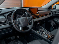 À voir! / Come see it! TRÈS BIEN ÉQUIPÉ / VERY WELL EQUIPPED. Version ES AWD, Configuration 7 places... (image 1)