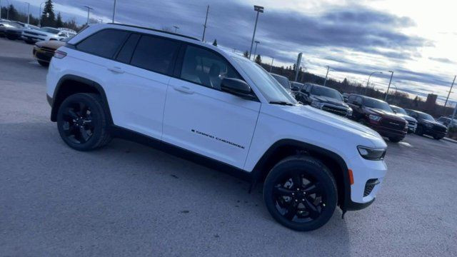 2024 Jeep Grand Cherokee Altitude in Cars & Trucks in Prince George - Image 2