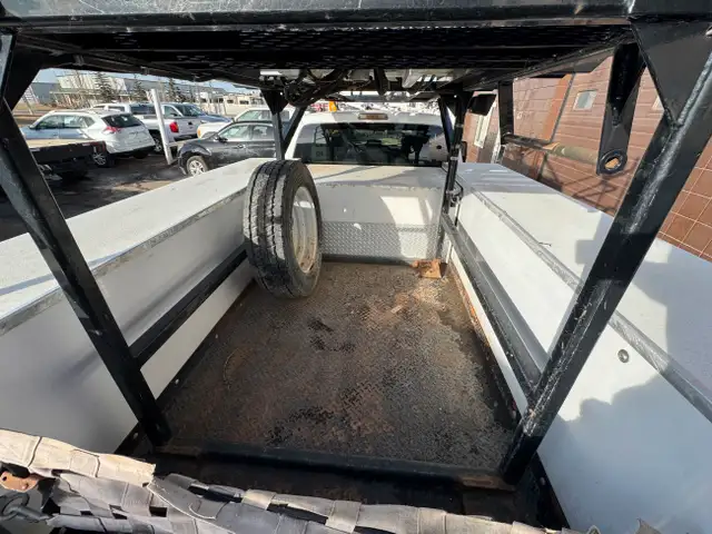 2011 Ford F-550 XLT Bucket Truck 4X4 in Heavy Trucks in Calgary - Image 11