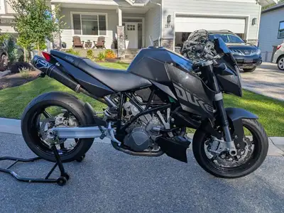 PLEASE NOTE, BIKE IS CURRENTLY NOT ON SITE. For details contact Brad at cornellfinishing@gmail.com o...