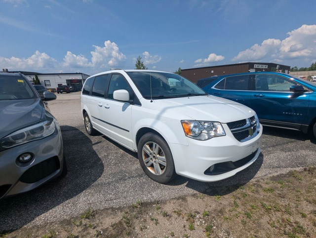2017 DODGE GRAND CARAVAN CREW in Cars & Trucks in Muskoka - Image 3