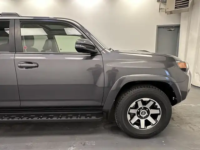 2022 Toyota 4Runner TRD Sport - Leather - Sunroof - Heated Se... dans Autos et camions dans Lethbridge - Image 8