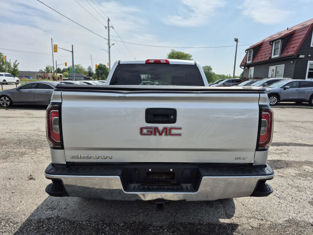 2017 GMC Sierra 1500 4WD CREW CAB 143.5" SLT in Cars & Trucks in London - Image 4