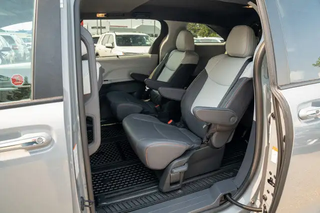 2024 Toyota Sienna XSE AWD in Cars & Trucks in Edmonton - Image 33