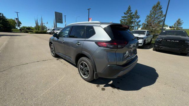 2021 Nissan Rogue SV | Apple Carplay | Heated Seats in Cars & Trucks in Edmonton - Image 3